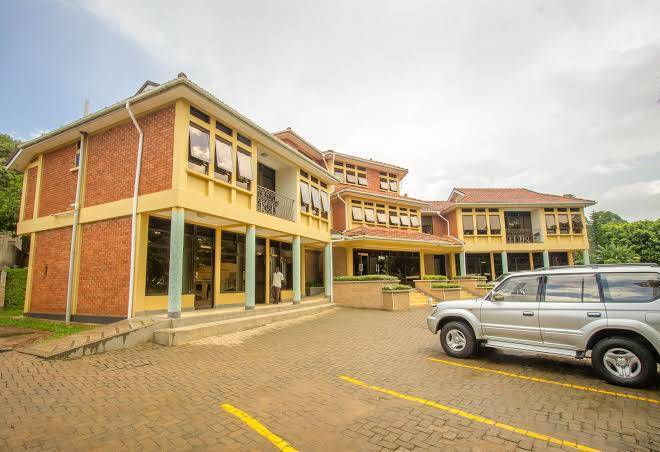 Crown Suites Hotel Image