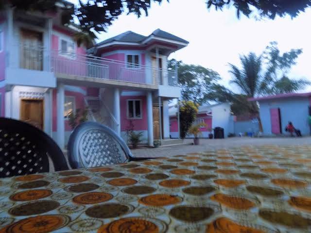 R & R Gardens Hotel Image