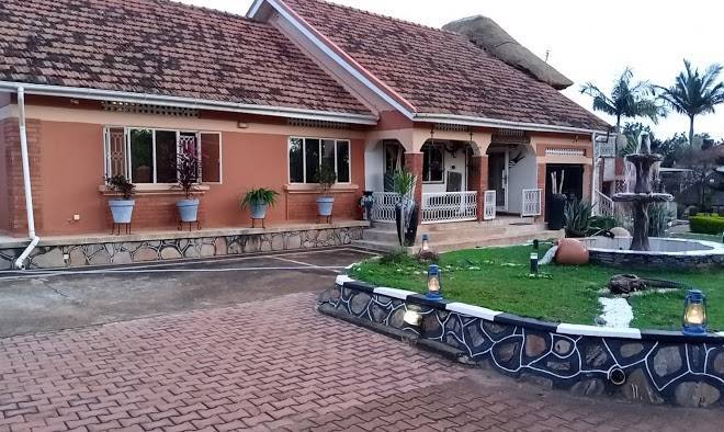 Lake victoria country home