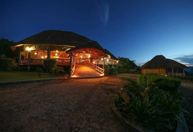 Crater safari lodge