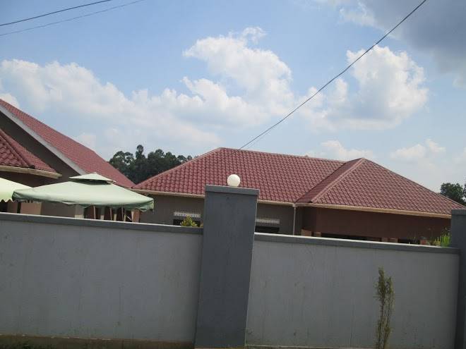 Seyeya courts