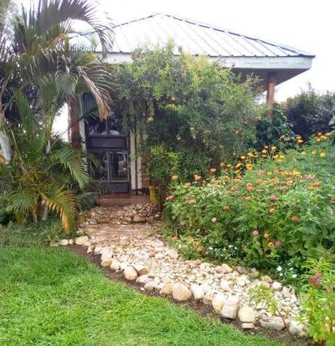 Mariana Tourist Hotel Image