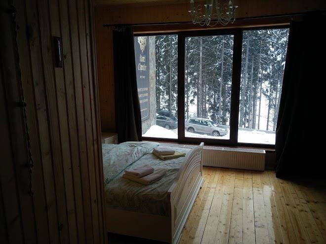 Hotel y 57
