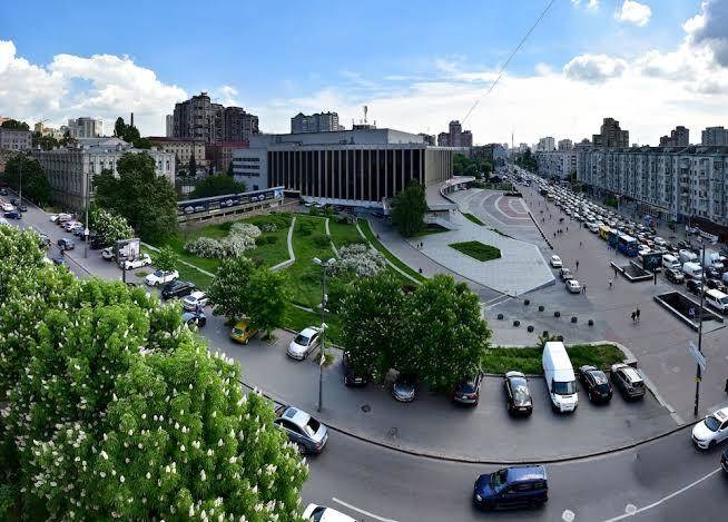 7 sky on shchorsa street