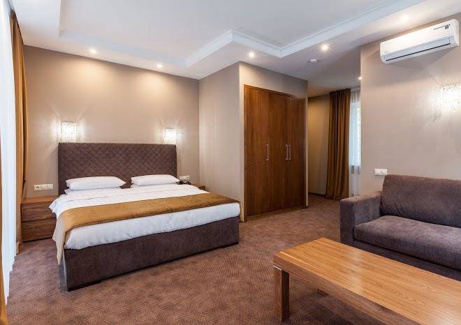 Crystal hotel