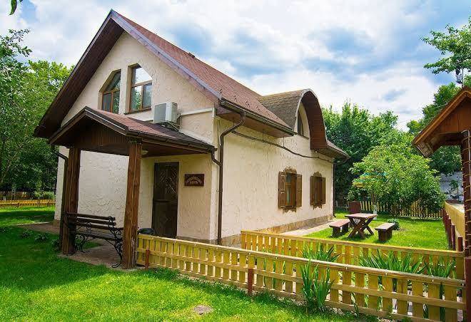 Hotel complex chervona kalina