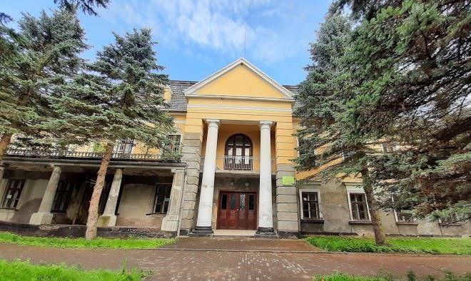 Vidpochynkovyy Kompleks Panskyy Dvir Image