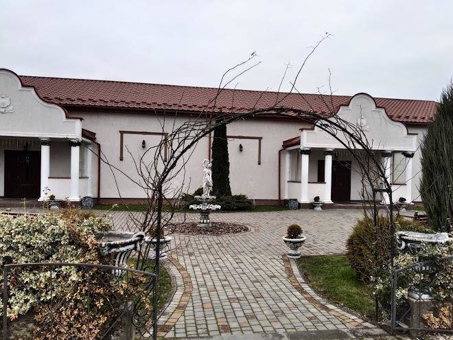 Pidhoretskyy mayetok