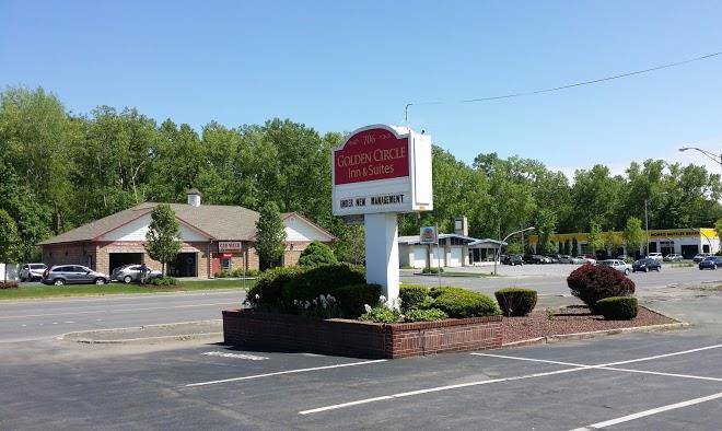 Golden circle inn & suites