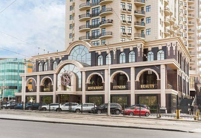 Ark palace hotel