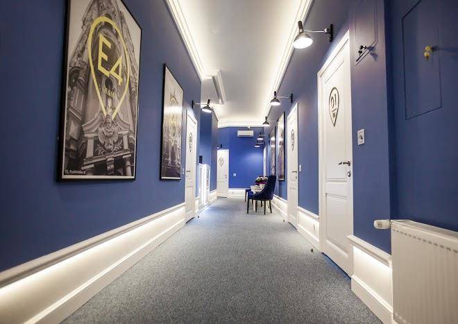 E4 hotel