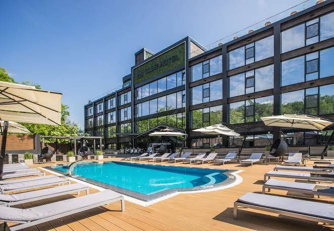 M1 club hotel