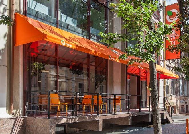 Orange hotel