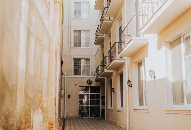 Premier Geneva Hotel Image