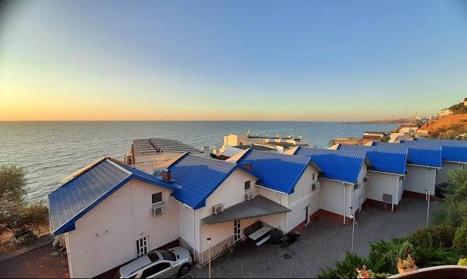 Uyutniy Domik U Morya Image