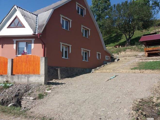 Sadyba hirska kazka