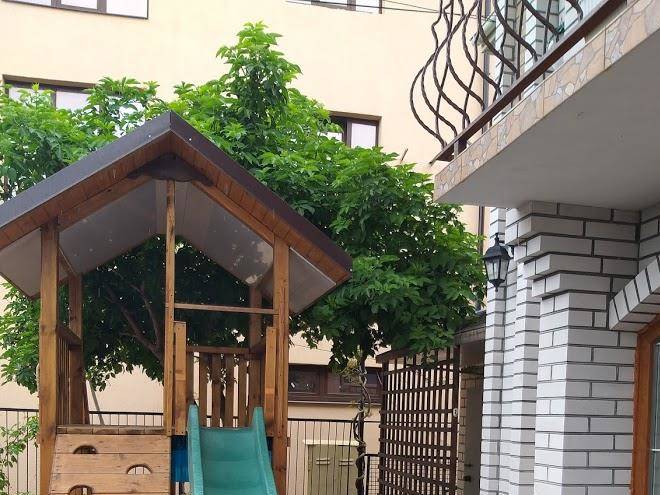 Guest yardprimorsky boulevard
