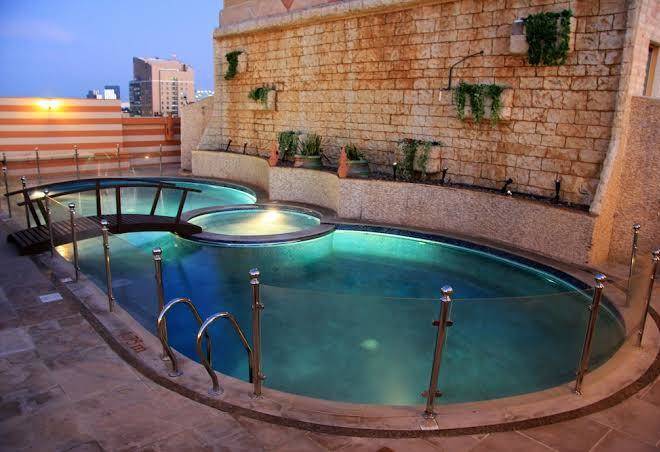 Trianon royal hotel