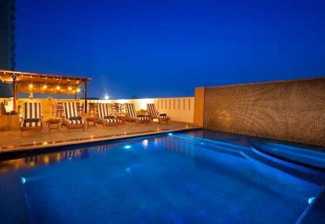 Mangrove hotel