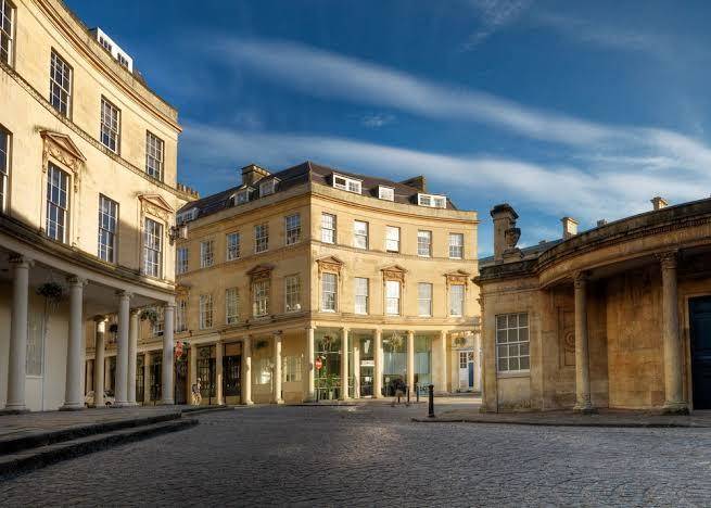 Dream stays bath harington's place