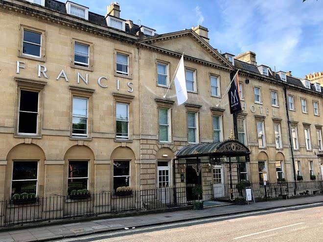 The Francis Hotel bath