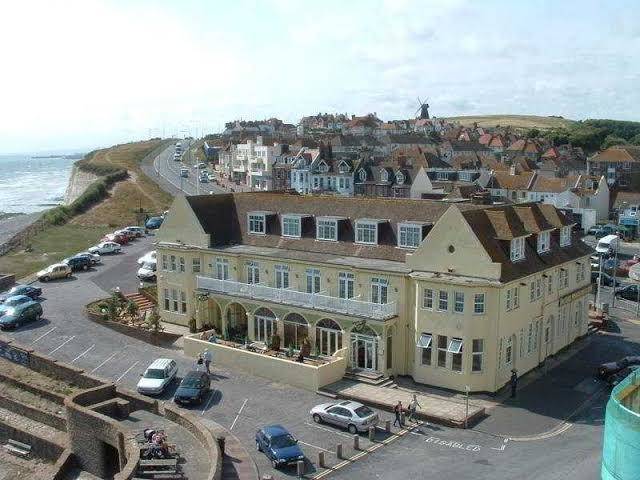 White horse hotel
