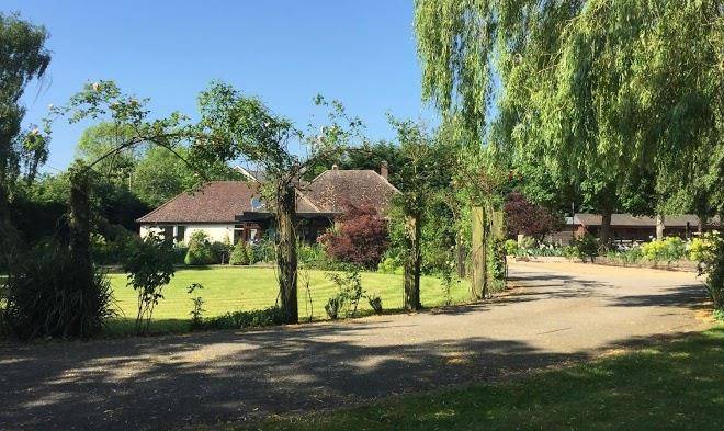 Linford stables b and b