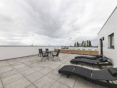 Pinnacle residences pym court