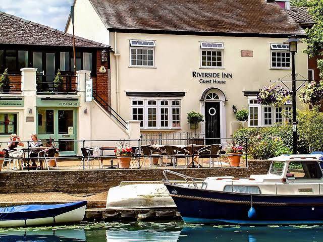 Riverside inn