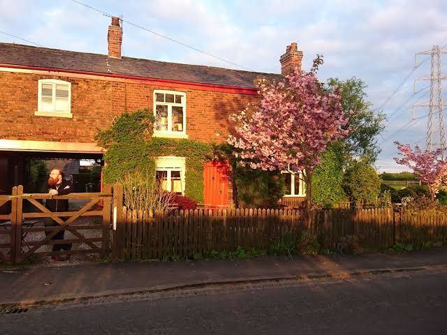 Cheshire breaks