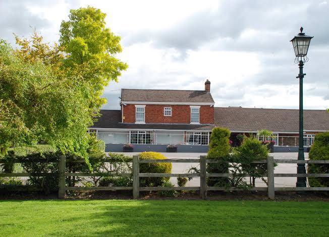 Hunters lodge hotel