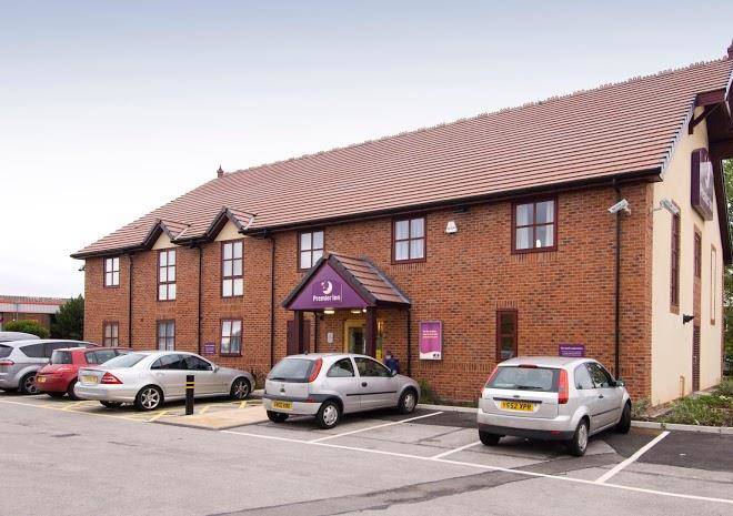 Premier inn crewe central hotel