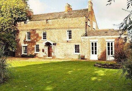 Little mollington hall