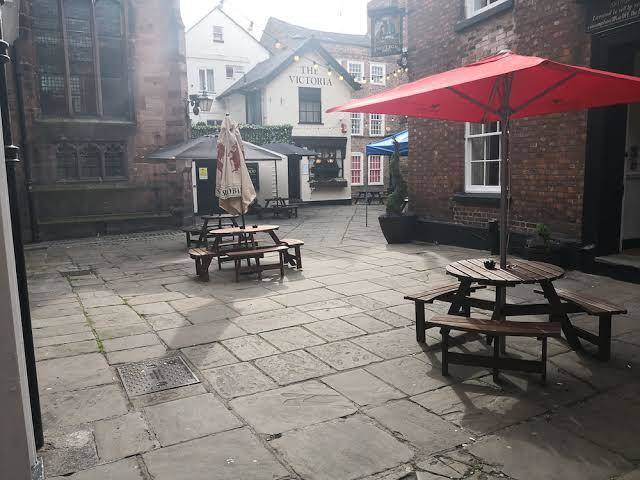 The commercial bar & hotel