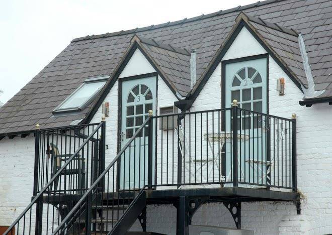 The white horse inn