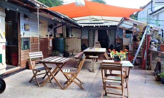 Edens yard backpackers