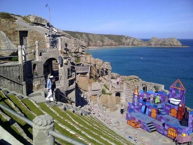 Wellington Hotel Image