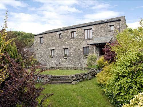 Hollins farm barn