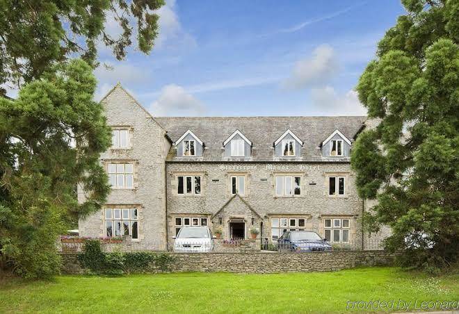 Stonecross manor hotel