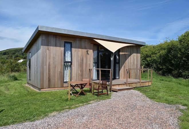 The gallery lodges
