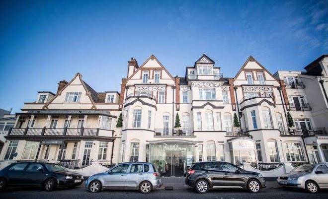 The Kingswood & Devoran Hotel Image