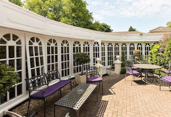 Lord bute hotel & restaurant
