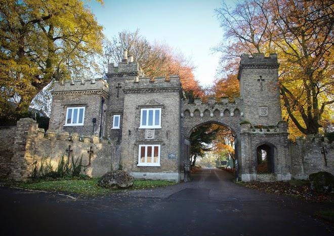 Golf club cave castle