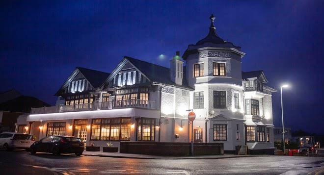 Bay hotel