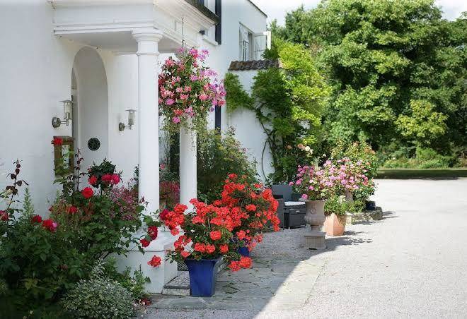 Crossways hotel