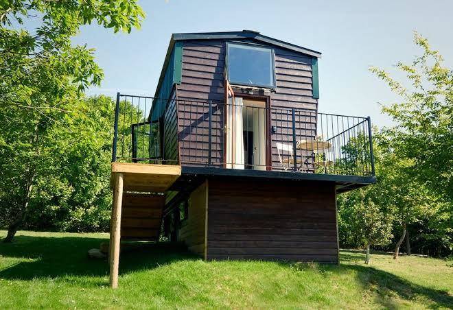 Extraordinary huts
