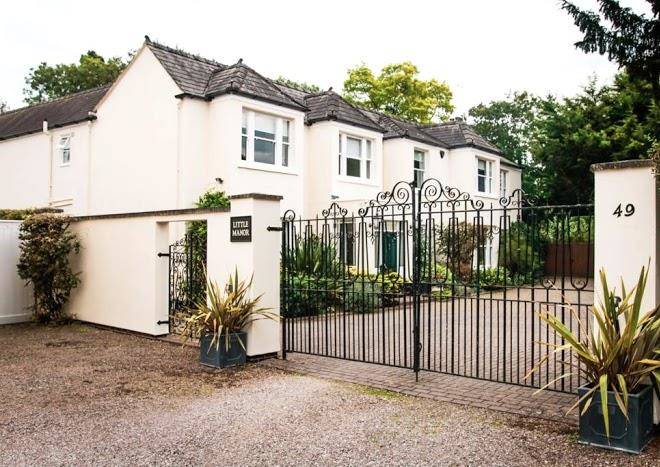 The little manor