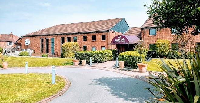 Waterside hotel & leisure club
