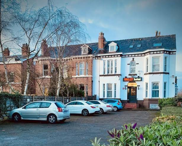Yally hotel