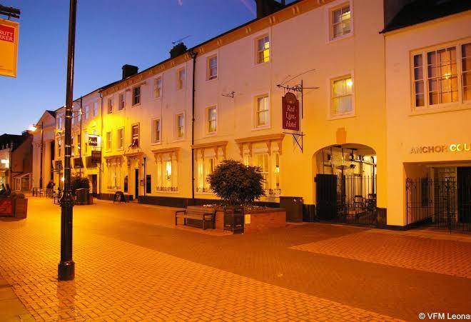 The red lion hotel